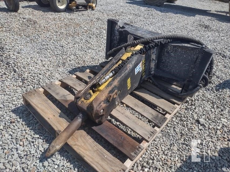 stanley-mbf5-hammer-for-skid-loader-image-3
