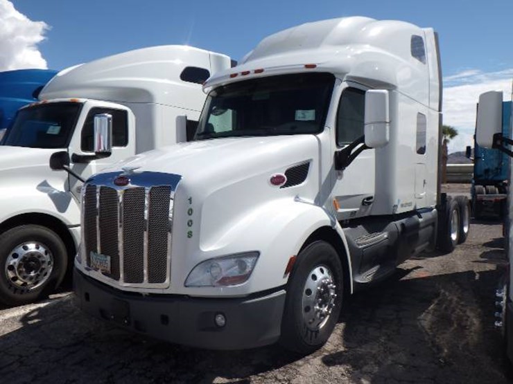 peterbilt-579-image-1
