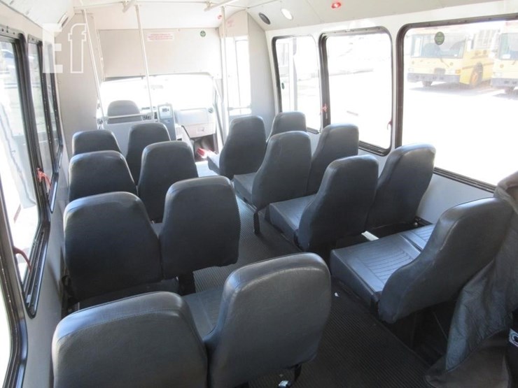2011-ford-e450-image-12