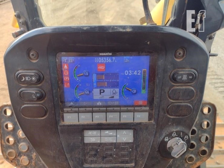 2015-komatsu-d61ex-23-image-8