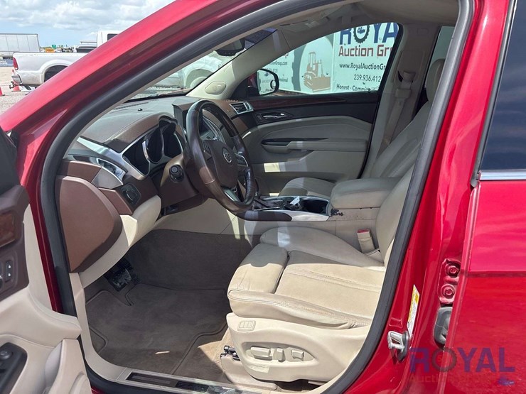 2012-cadilac-srx-suv-image-12