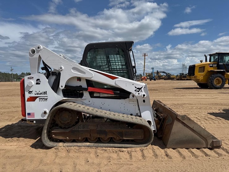 2020-bobcat-t770-image-5