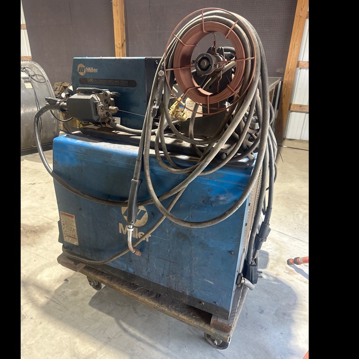 #84 • Miller Deltaweld 452 Mig Welder