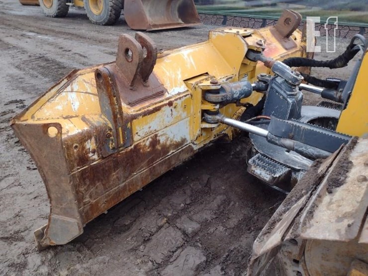 2017-deere-650k-lgp-image-19