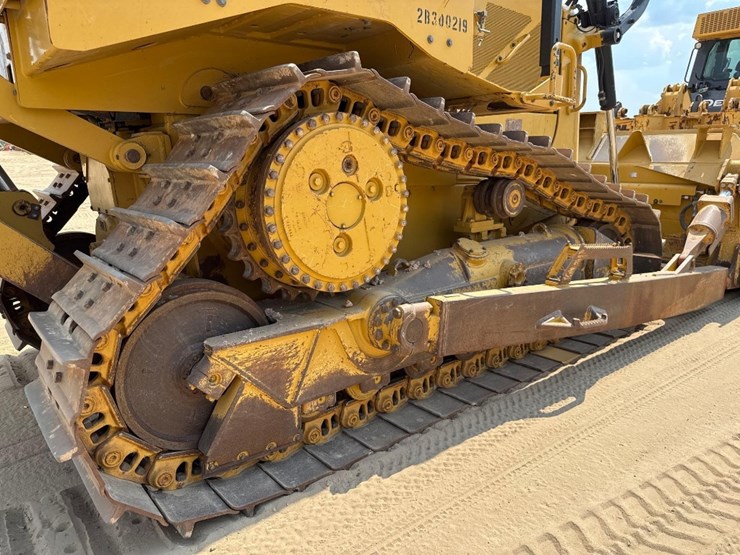 caterpillar-d6t-xl-image-13