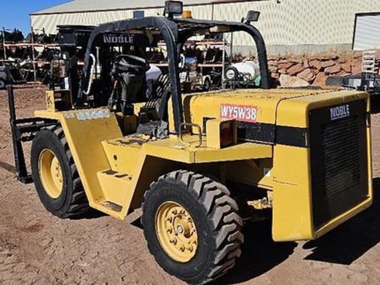2012-all-terrain-forklift-image-3
