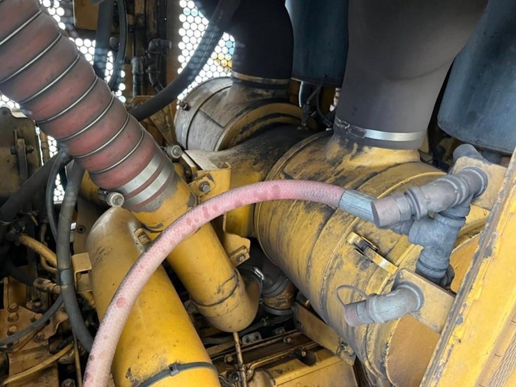 2017-caterpillar-d11t-image-17