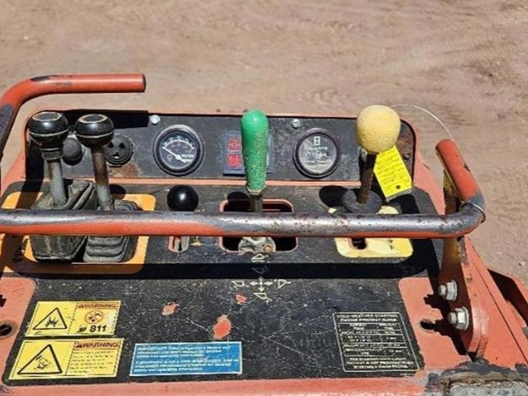 2014-ditch-witch-sk750-image-8