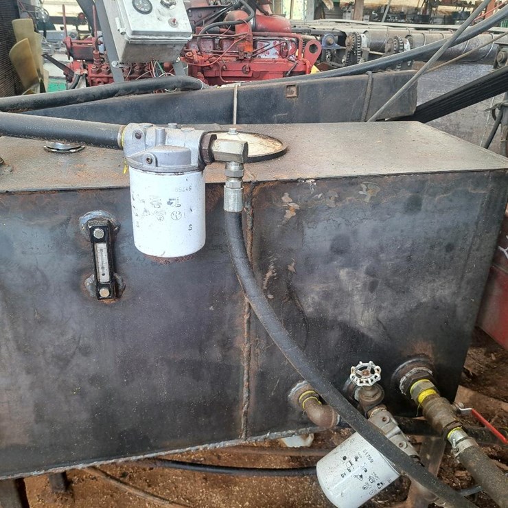 #114A • 100 Gal. Oil Tank
