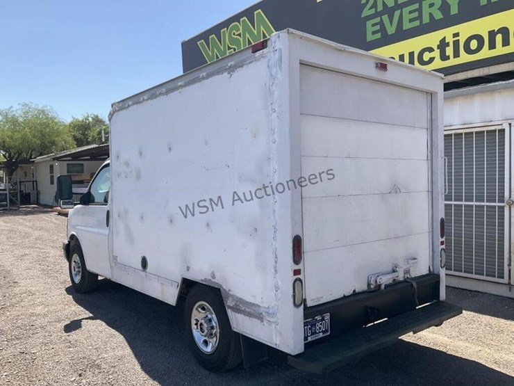 2004-gmc-3500-image-7