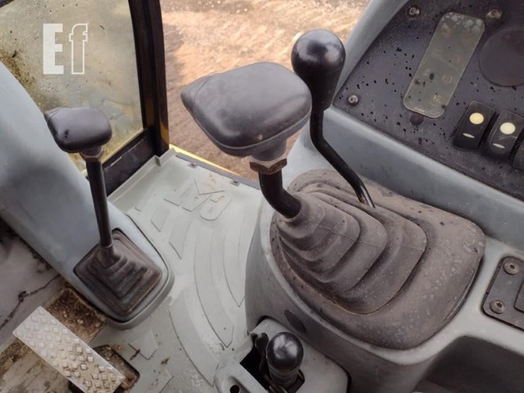 2004-caterpillar-416d-image-9