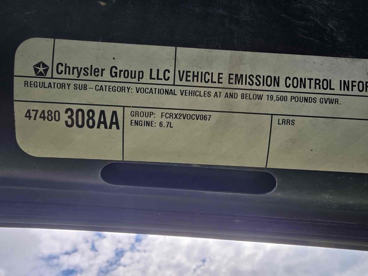 2015-dodge-ram-5500-image-13