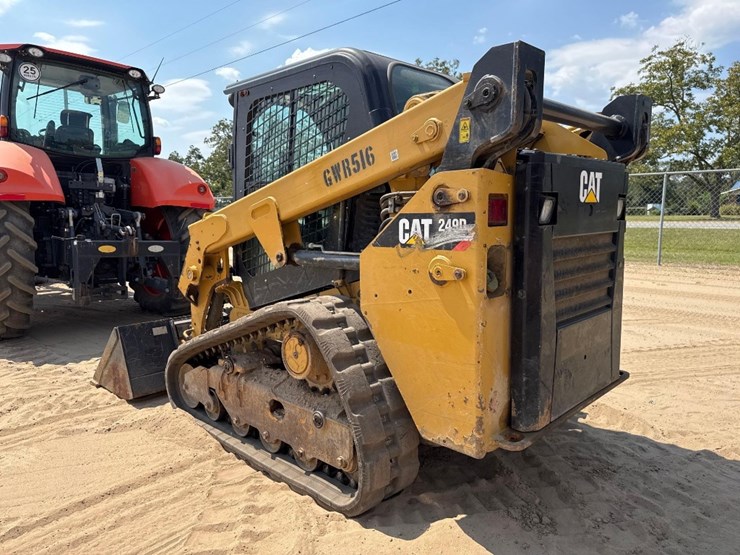 2016-caterpillar-249d-image-8