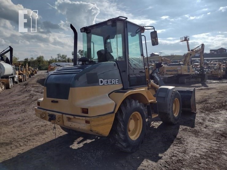 2015-deere-324k-image-30