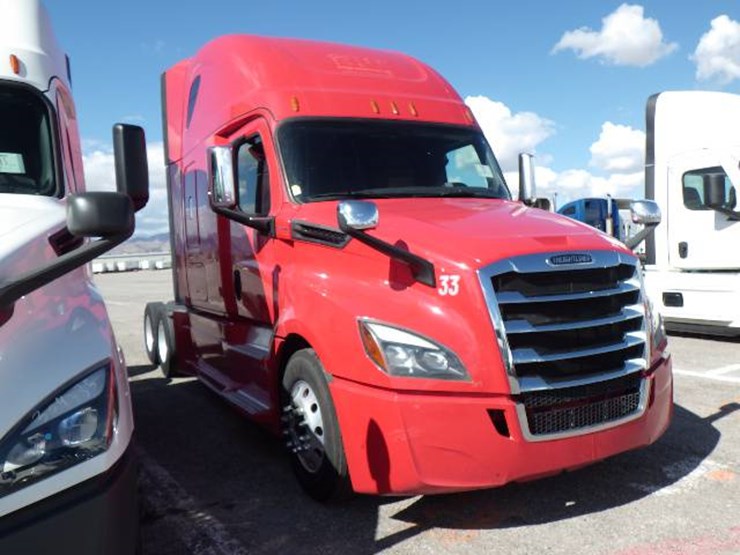 2020-freightliner-cascadia-126-image-4