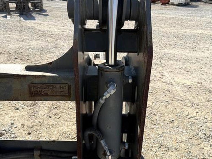 pemberton-pipe-/-pole-fork-attachment---model-jd644-image-8