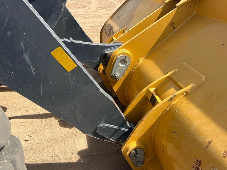 2021-deere-624p-image-27