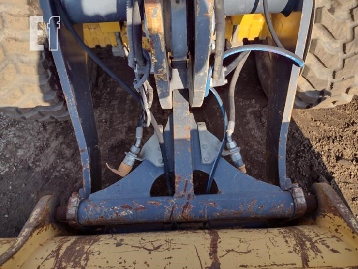 2017-deere-244kii-image-16
