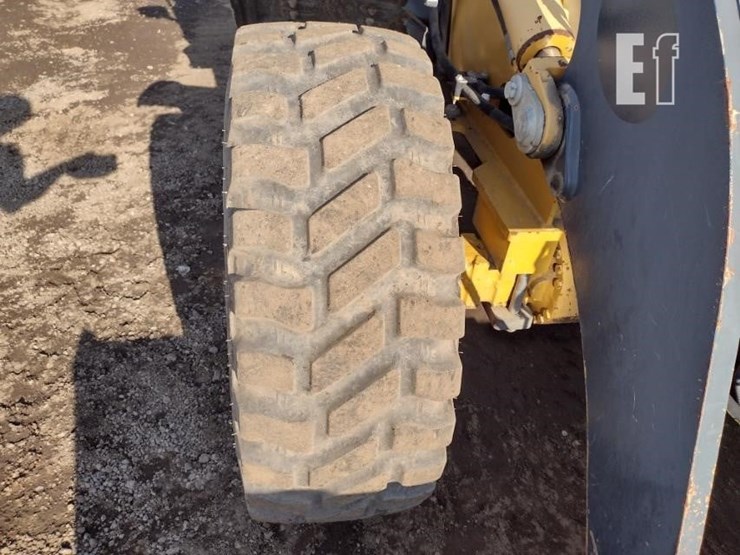 2017-deere-244kii-image-20