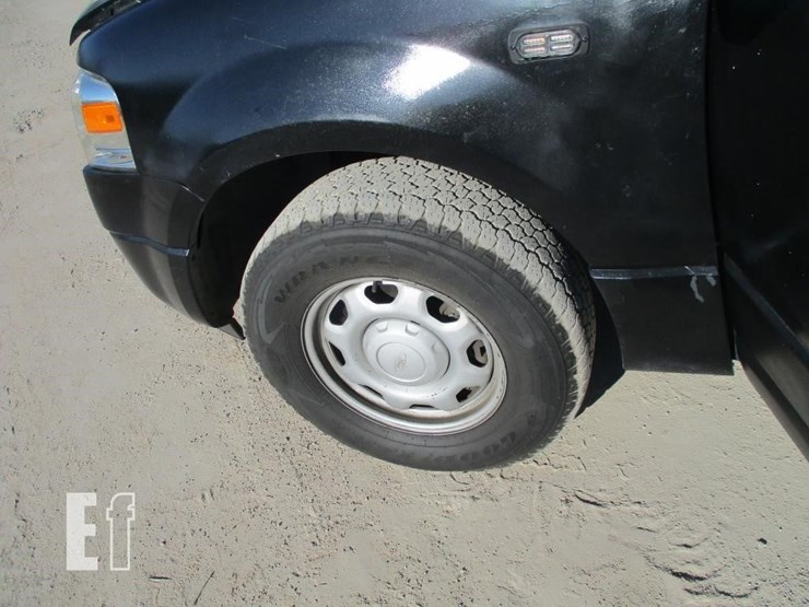 2010-ford-expedition-image-14