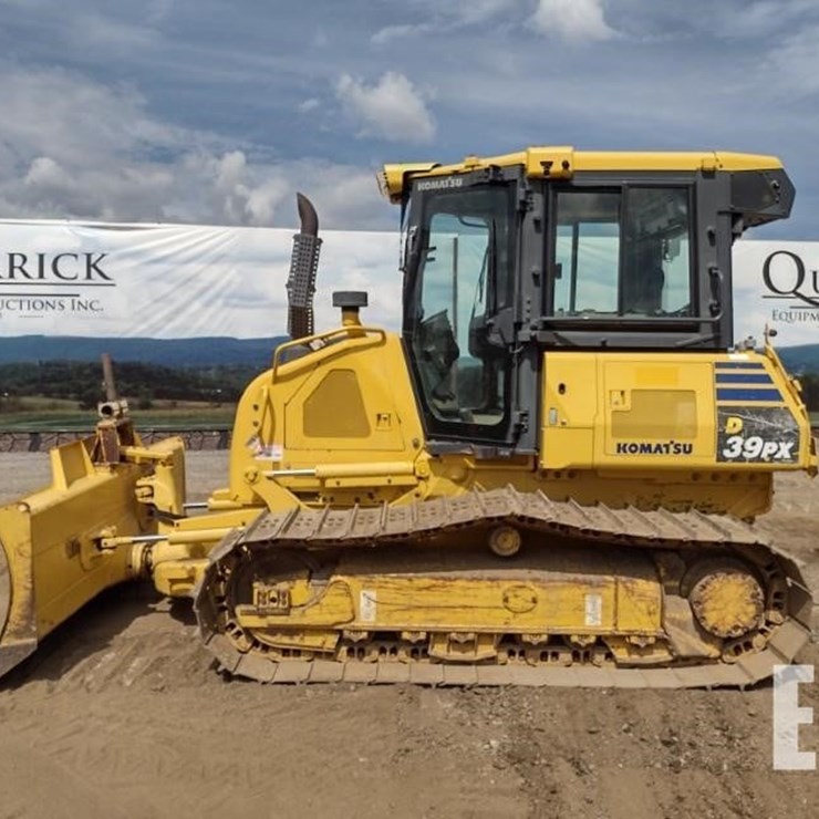 2017 KOMATSU D39PX-24