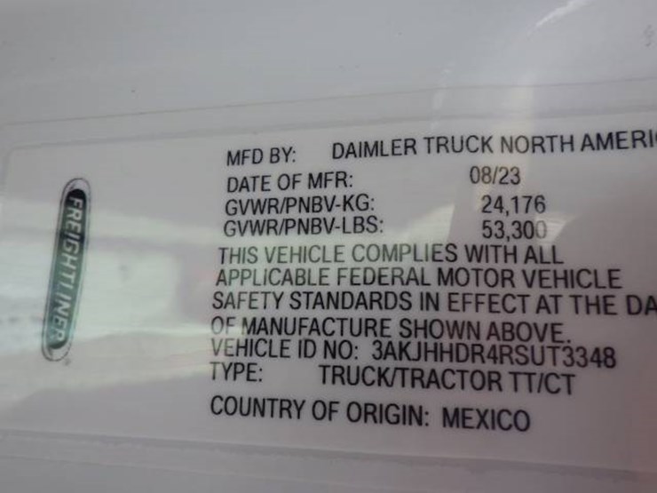 2024-freightliner-cascadia-126-image-13