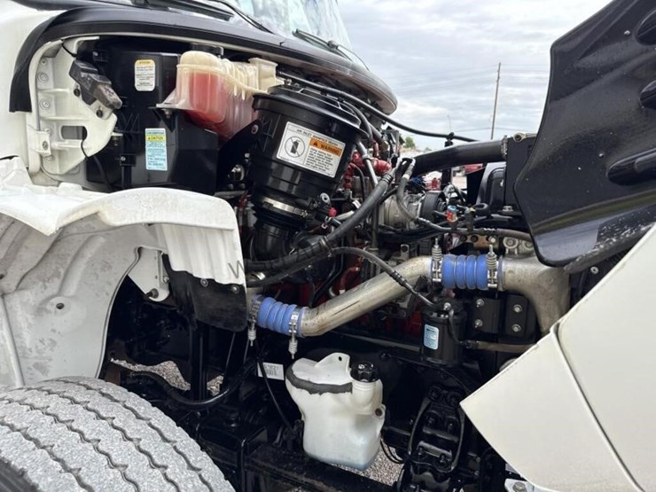 2012-freightliner-m2-digger-derrick-image-35