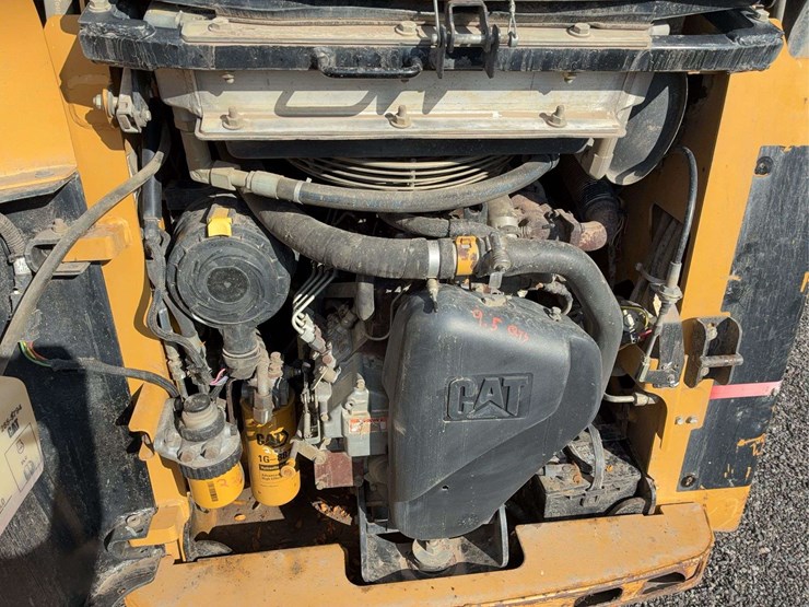 2005-caterpillar-257b-image-8