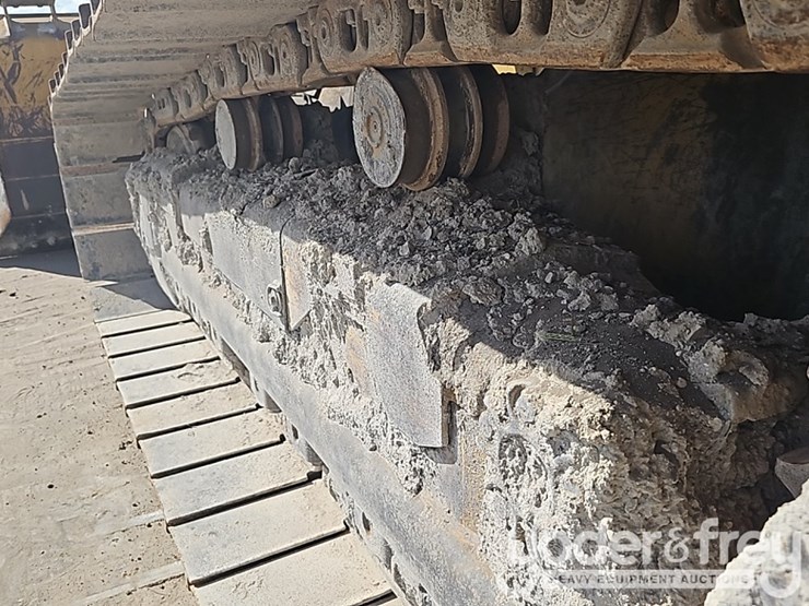 2014-caterpillar-d6k2-lgp-image-13