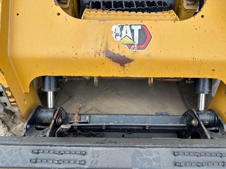 2020-caterpillar-299d3-xe-image-21