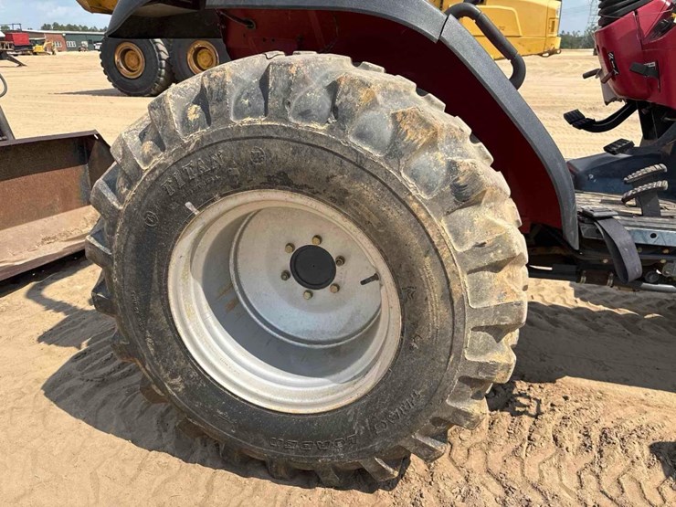 mahindra-2810-image-12