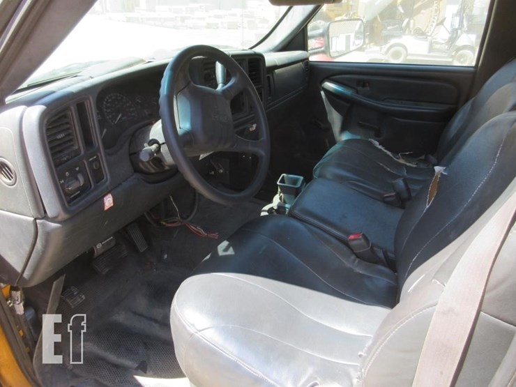 2001-gmc-3500-image-7