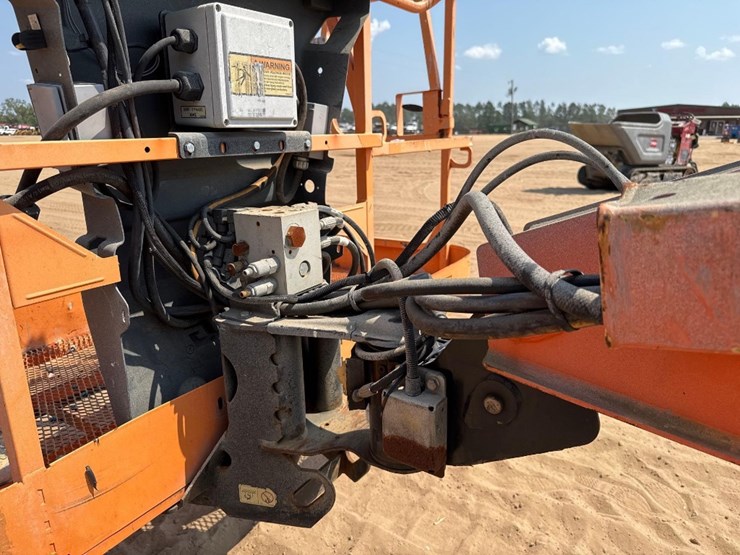 2008-jlg-800s-image-20