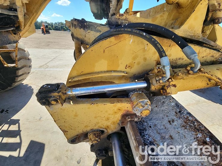 caterpillar-16g-image-35