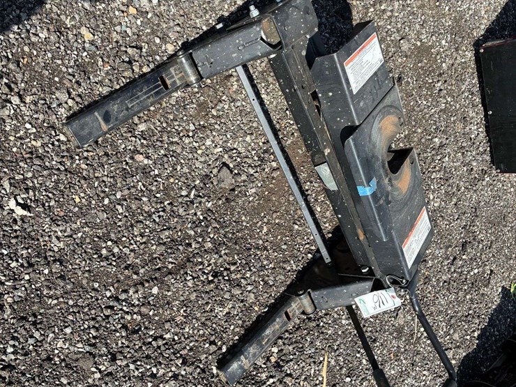 reese-16k-fifth-wheel-hitch-image-3