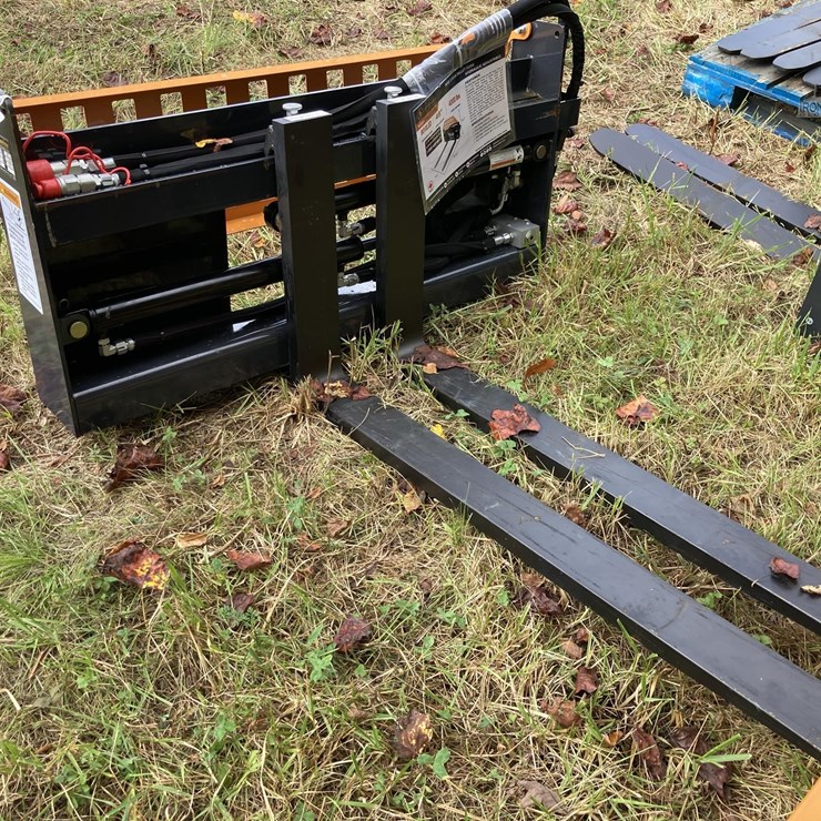 WOLVERINE PFA-11-3300G SKID STEER HYDRAULIC PALLET FORKS