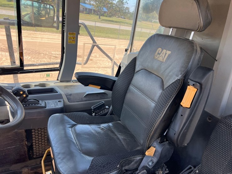 2018-caterpillar-745-image-32
