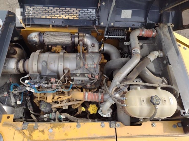 2017-deere-130g-image-54