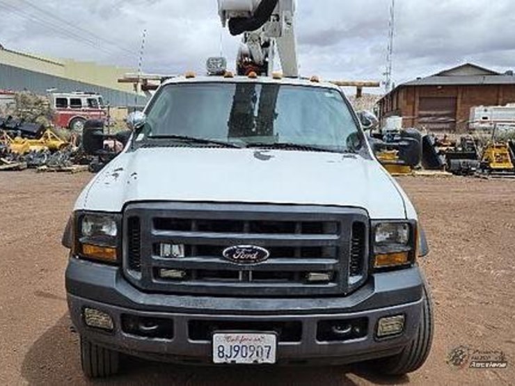 2006-ford-f550-image-7