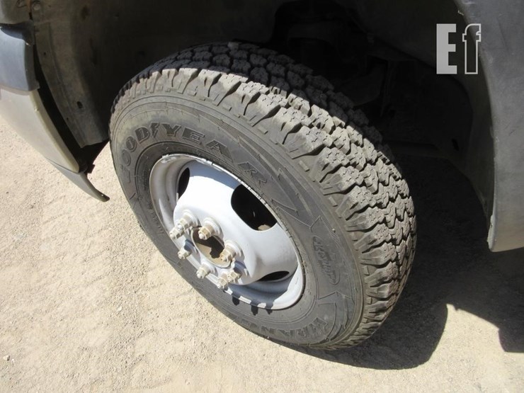 2001-gmc-3500-image-18