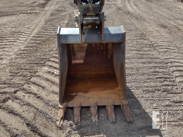 2023-takeuchi-tb280fr-image-15