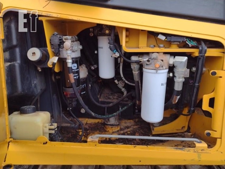 2017-deere-650k-lgp-image-40
