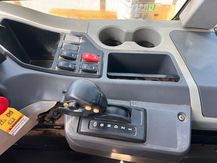 2019-caterpillar-740-gc-image-34