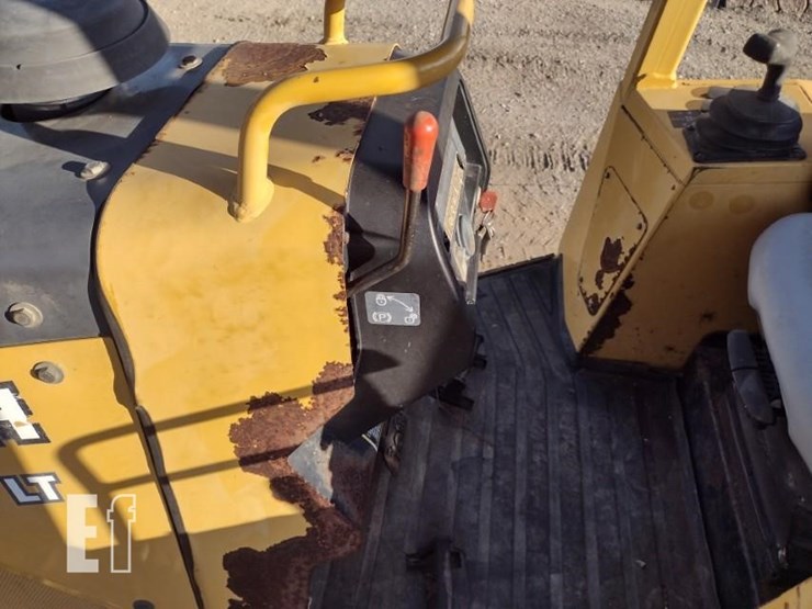 2004-deere-550h-lt-image-11