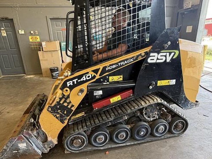 2021-asv-rt40-compact-track-loader-image-1