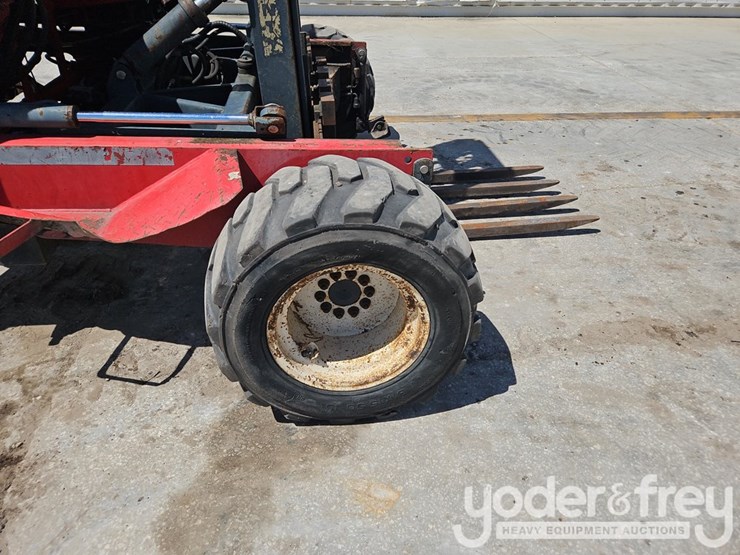 2004-moffett-m5500-image-12