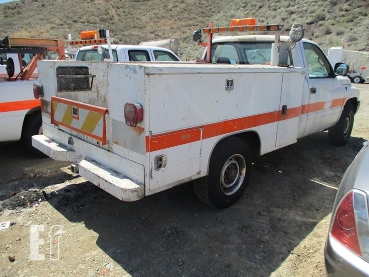 2002-dodge-2500-image-3