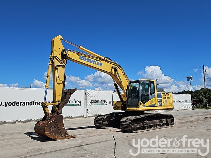 2015-komatsu-pc210-lc-10-image-1