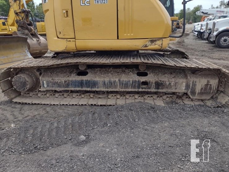 2011-deere-225d-lc-image-22