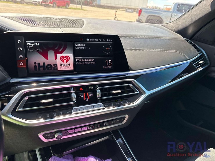 2022-bmw-x7-xdrive40i-awd-suv-image-16